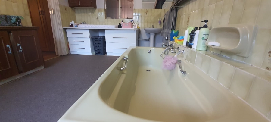 3 Bedroom Property for Sale in Roosheuwel North West